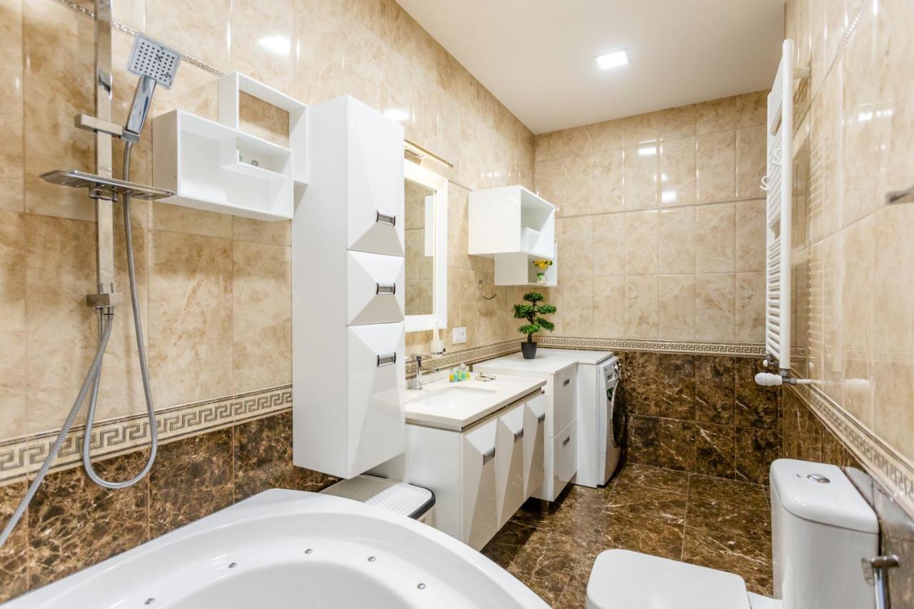 Central Cozy 3Bd-2Bath Apartment Tiflis Exterior foto